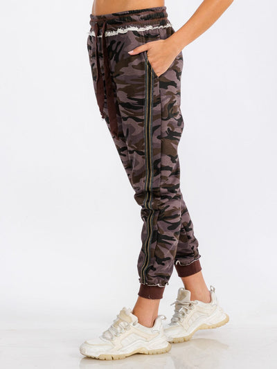 WOMEN'S ELASTIC WAIST FRONT POCKET CAMO PRINT JOGGER SWEATPANTS