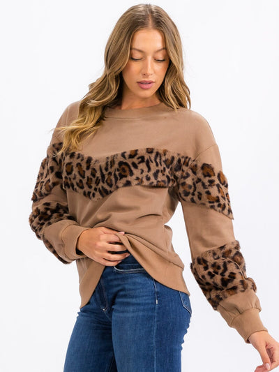 WOMEN'S LONG SLEEVE FUZZY ANIMAL PRINT DETAILED PULLOVER SWEATER