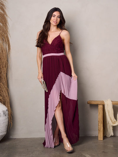 WOMEN'S SLEEVELESS V-NECK FRONT SLIT PLEATED COLORBLOCK MAXI DRESS